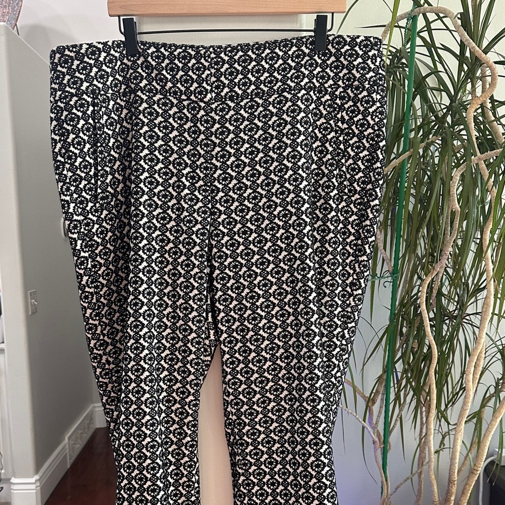 Lane Bryant SZ 20 Black & White  Geometric Women's Trousers